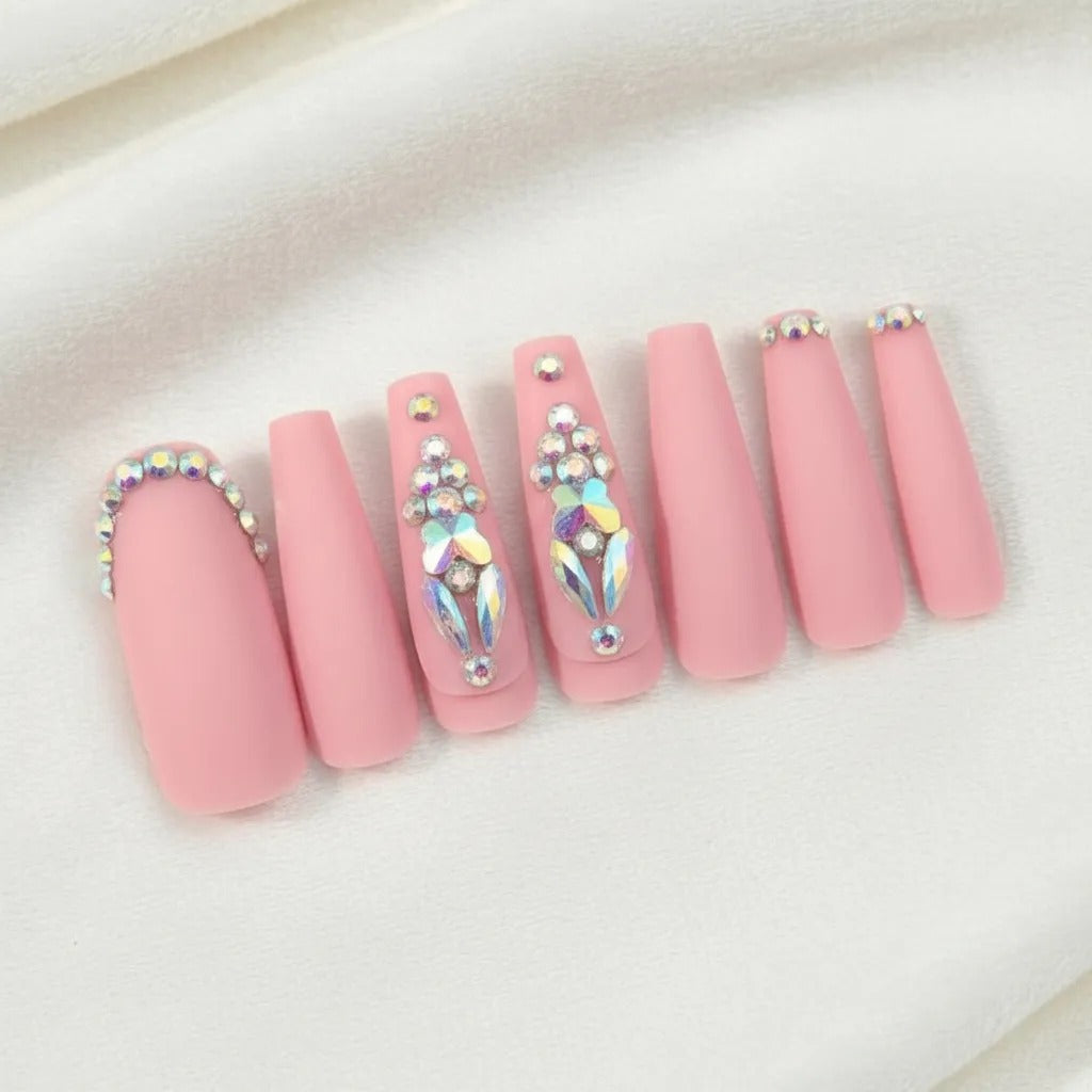 Uñas Press On tono Rosa Mate con diamantes de imitación