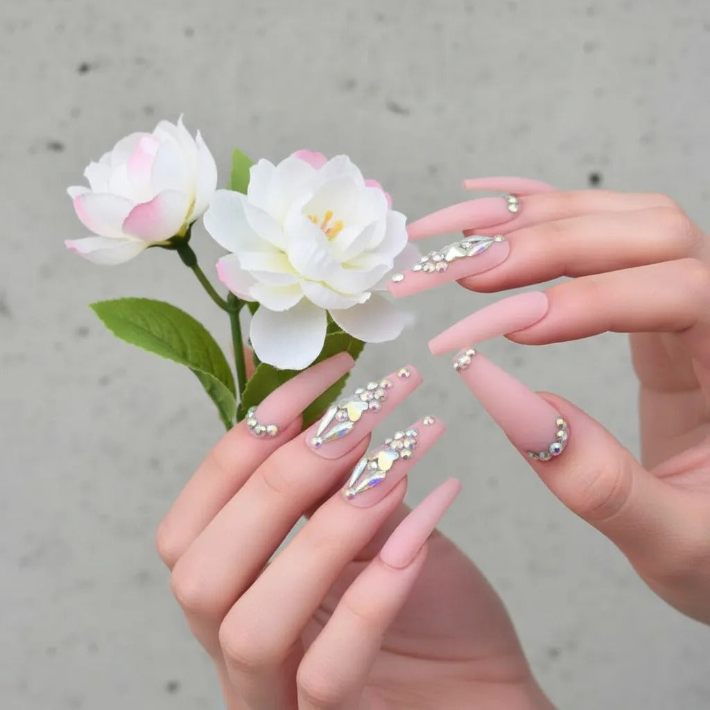 Uñas Press On tono Rosa Mate con diamantes de imitación