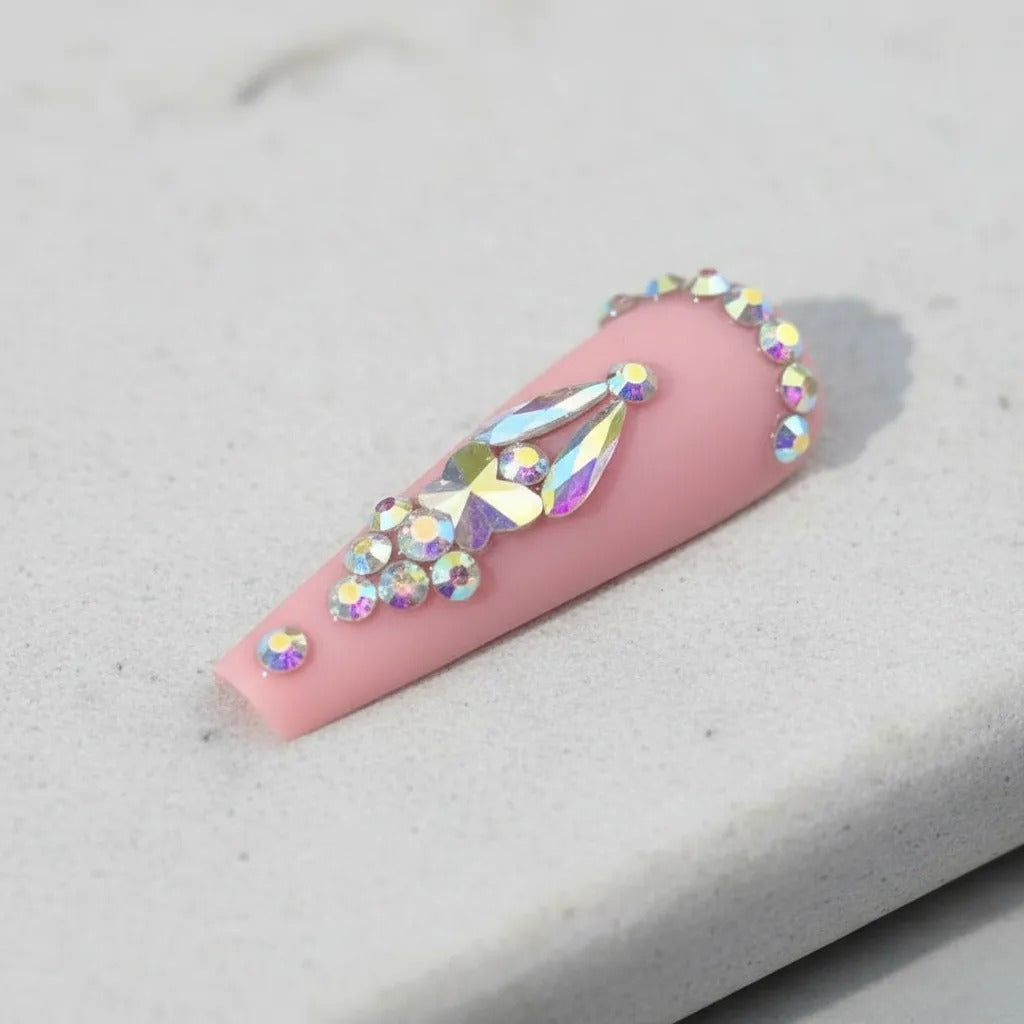 Uñas Press On tono Rosa Mate con diamantes de imitación