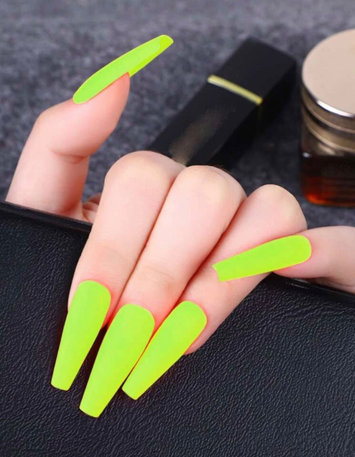 Uñas Press On estilo "Coffin" Tonos Mate